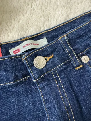 Pantalón corto vaquero Levi's desgastado