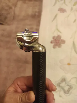 Tija ITM Carbono 27,2. 300 mm.