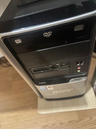 Ordenador Acer Aspire Torre Negra/Plata con mesa