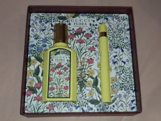 Camiseta Levi's Negra con Logo Brillante Talla M