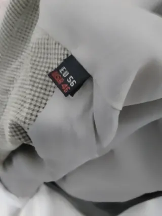 Chaqueta de traje dé hombre pata de gallo muy peqe