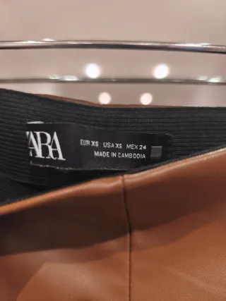 Pantalón efecto piel T.XS