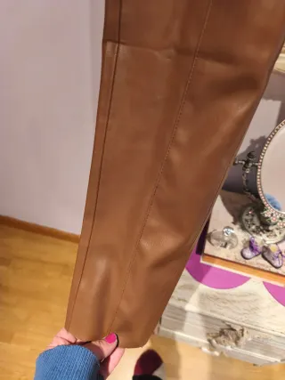 Pantalón efecto piel T.XS