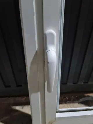 Ventana abatible/oscilobatiente aluminio