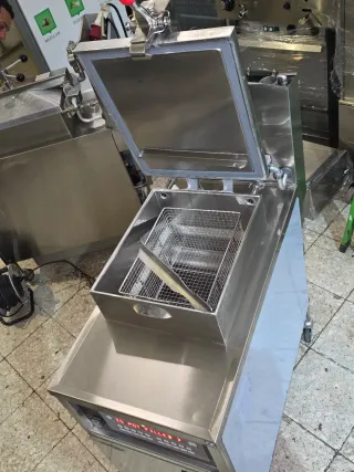 Freidora de Gas a Presión Profesional