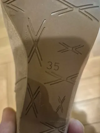 Botines ante tacón beige