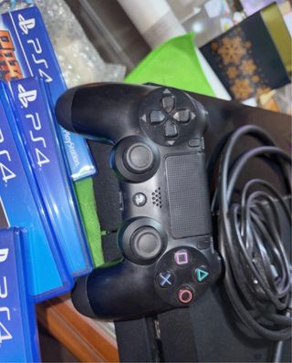 PS4 (PlayStation 4) Negra + Mando + 4 Juegos