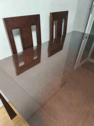 Mesa comedor madera y cristal nogal