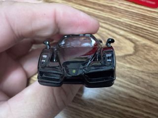 Bburago Ferrari Enzo Ferrari 1/64  licencia nuevo