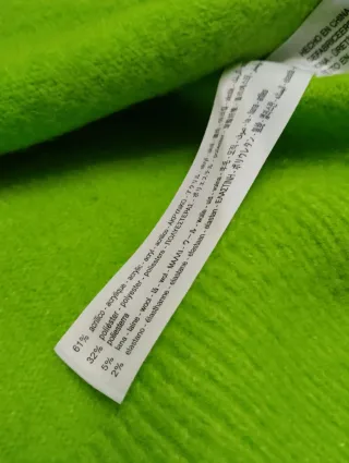 Jersey verde cuello alto