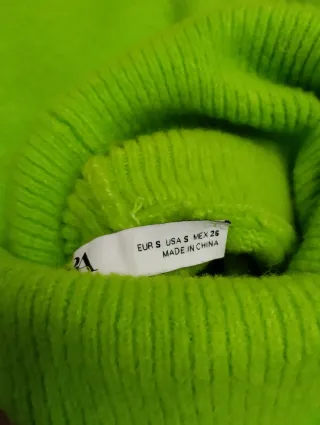 Jersey verde cuello alto