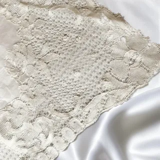Encaje Antiguo de ajuar de novia