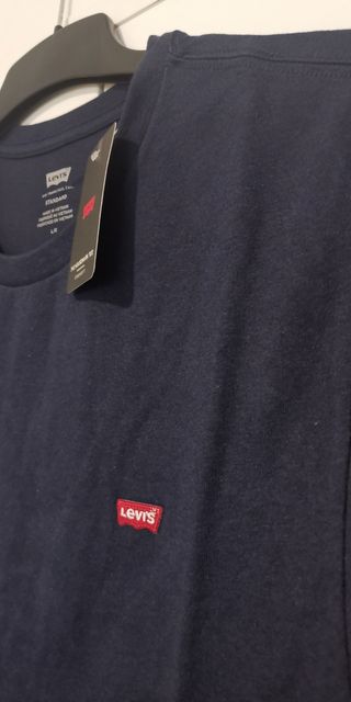 Camiseta Levi's Negra Talla L con etiqueta