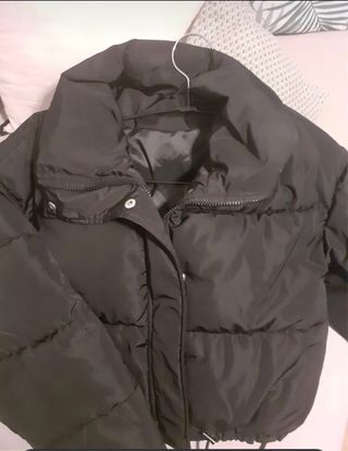 Cazadora corta negra