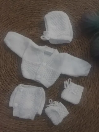 Conjunto ropa muñeco reborn blanco