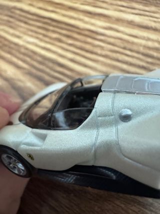 Bburago Ferrari Daytona SP3 1/64 Oficial