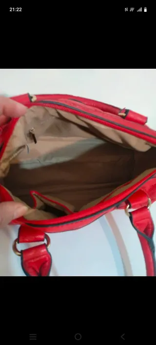 Bolso de mano rojo acolchado