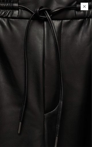 Pantalón efecto piel crop con goma