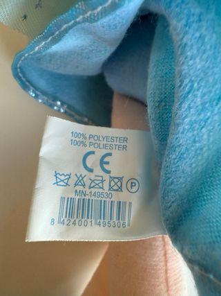 Muñeca de trapo azul con alas