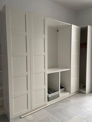 2 Armarios y Estantería Ikea Blancos