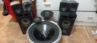 Me urge venderlo Pack 12 Altavoces JVC y Sony