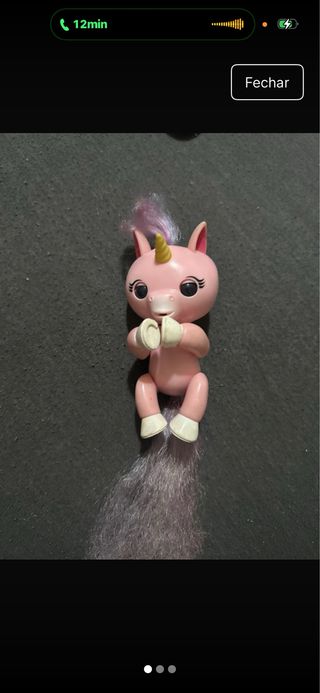 Unicórnio rosa de pelúcia