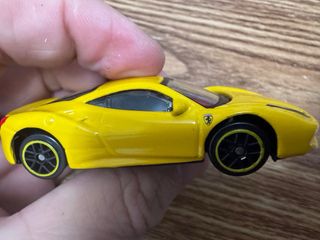 Bburago Ferrari 488 GTB 1/64 licencia oficial