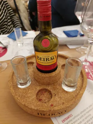 Botella mini licor Beirão de 0,20l vacía