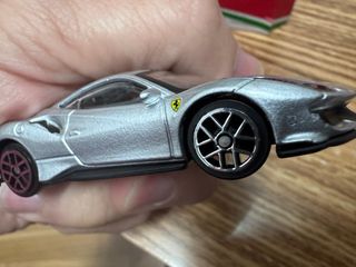 Bburago Ferrari 488 Pista 1:64 Nuevo