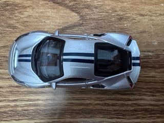 Bburago Ferrari 488 Pista 1:64 Nuevo