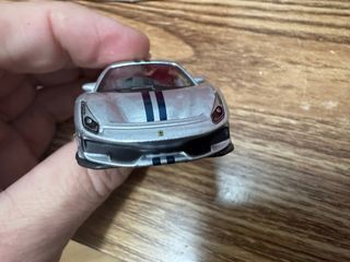 Bburago Ferrari 488 Pista 1:64 Nuevo