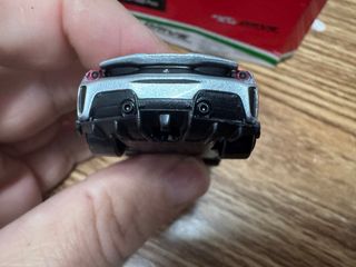 Bburago Ferrari 488 Pista 1:64 Nuevo