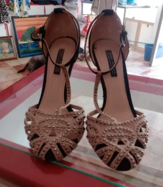 Zapatos Zara Tacón Beige/Negro Talla 39