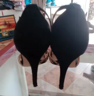 Zapatos Zara Tacón Beige/Negro Talla 39