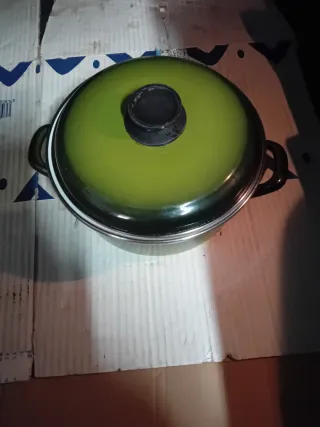 Olla de porcelana esmaltada verde