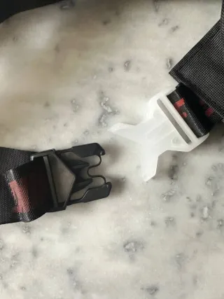 Riñonera Nike Negra y Roja