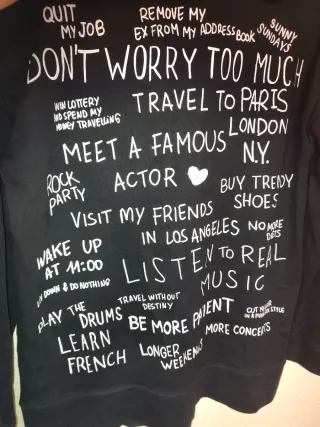 Sudadera negra mujer Mango.