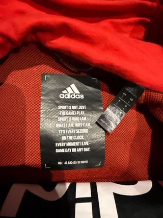 Chaqueta deportiva Adidas roja