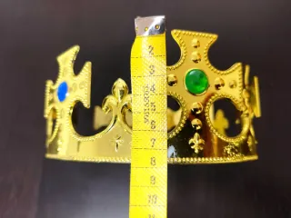 Coroa de Rei Dourada em Plástico