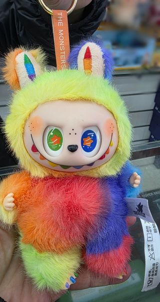 Labubu Arcoíris Estrellas Pop Mart