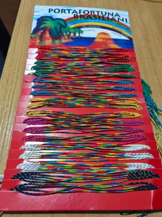 Pulseiras da sorte coloridas