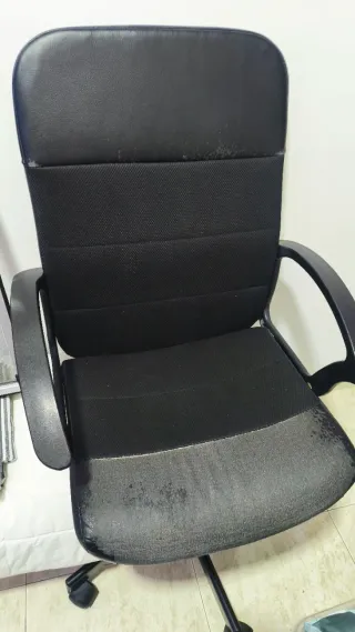 Silla de escritorio negra y gris