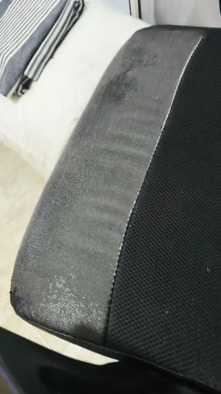 Silla de escritorio negra y gris