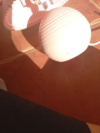 Lámpara de mesa rosa