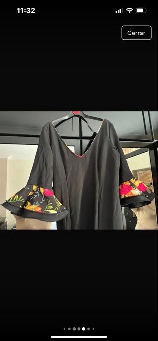 Traje de flamenca negro y multicolor