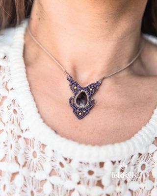 Collar Macramé Amatista Morado y Dorado