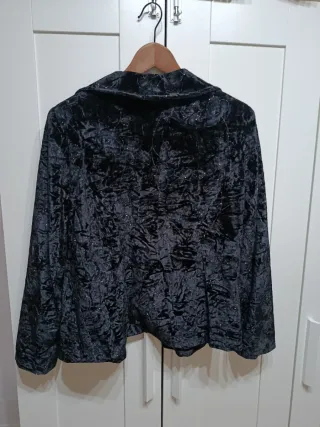 Chaqueta fiesta negra con brillos plateados