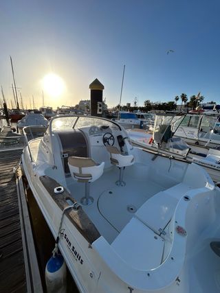 Lancha Quicksilver 5.40 Semigabinada