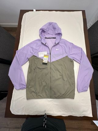 Cortavientos Nike Stride Talla S