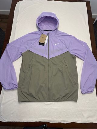 Cortavientos Nike Stride Talla S